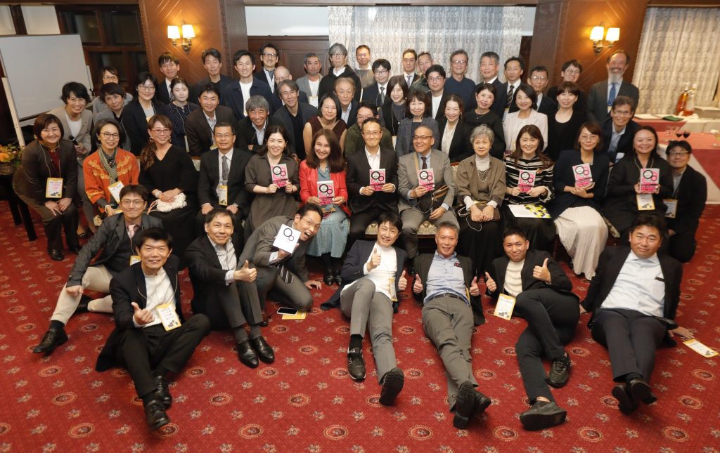 20251030_出版イベントの集合写真